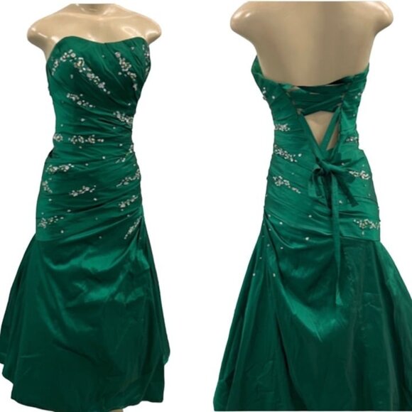 ⭐️Womens Emerald Beaded Evening Gown - Picture 1 of 9